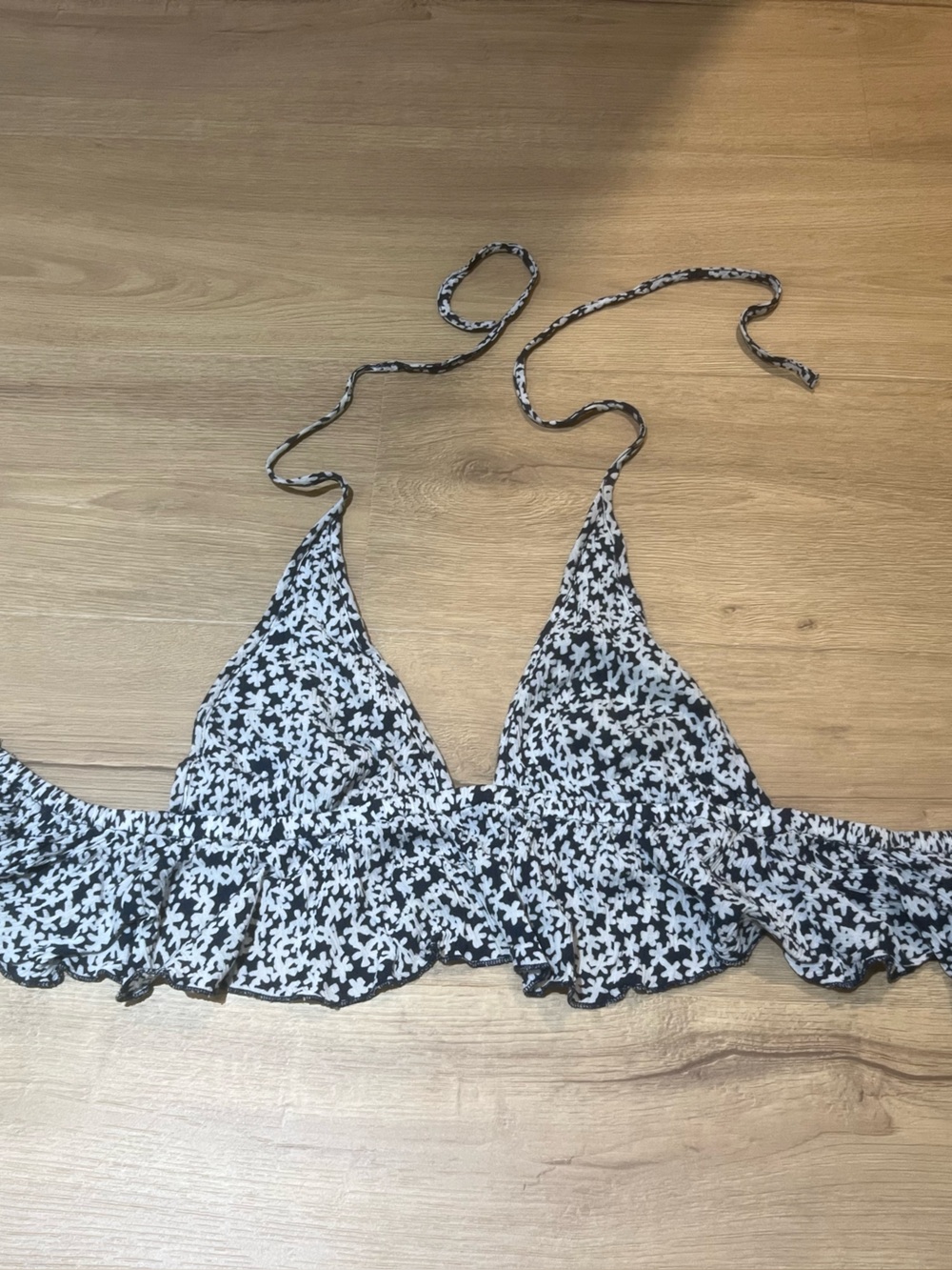 Black & White Floral Triangle Bikini Top - Women Accessories
